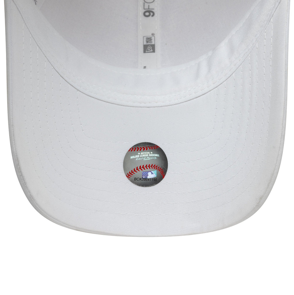 New York Yankees MLB Flawless 9forty Trucker Snapback White